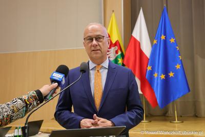 Uczestnicy jubileuszowych obrad Lubuskiego Sejmiku Dziecięcego w Zielonej Górze