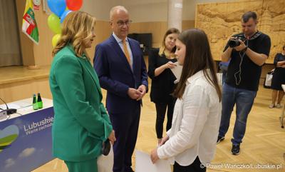 Uczestnicy jubileuszowych obrad Lubuskiego Sejmiku Dziecięcego w Zielonej Górze