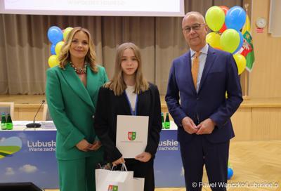 Uczestnicy jubileuszowych obrad Lubuskiego Sejmiku Dziecięcego w Zielonej Górze