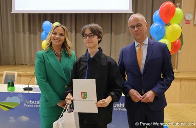 Uczestnicy jubileuszowych obrad Lubuskiego Sejmiku Dziecięcego w Zielonej Górze