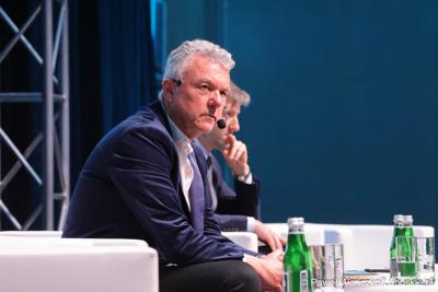 Konferencja ChairIN w Zielonej Górze-Nowym Kisielinie rozpoczęła kilkudniowe spotkanie na temat elektromobilności. W wydarzeniu udział wziął Marszałek Województwa Lubuskiego Marcin Jabłoński.

