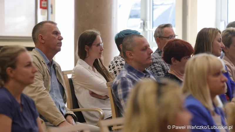 Uczestnicy konferencji pt. „Lubuska rewitalizacja” w Sali Kolumnowej Sejmiku Województwa Lubuskiego w Zielonej Górze