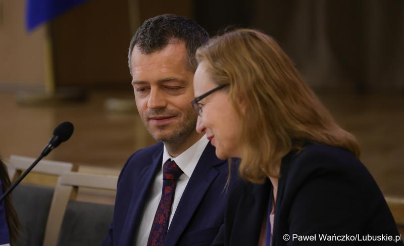 Uczestnicy konferencji pt. „Lubuska rewitalizacja” w Sali Kolumnowej Sejmiku Województwa Lubuskiego w Zielonej Górze