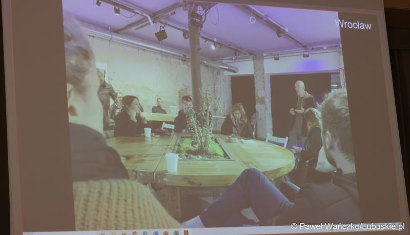 Uczestnicy konferencji pt. „Lubuska rewitalizacja” w Sali Kolumnowej Sejmiku Województwa Lubuskiego w Zielonej Górze