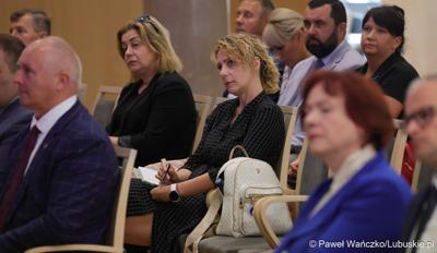 Uczestnicy konferencji pt. „Lubuska rewitalizacja” w Sali Kolumnowej Sejmiku Województwa Lubuskiego w Zielonej Górze