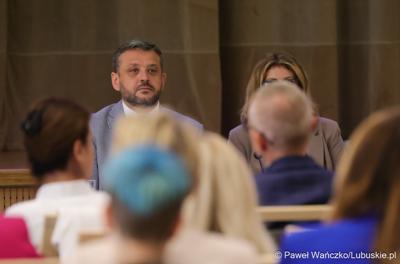 Uczestnicy konferencji pt. „Lubuska rewitalizacja” w Sali Kolumnowej Sejmiku Województwa Lubuskiego w Zielonej Górze