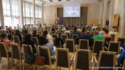 Uczestnicy konferencji pt. „Lubuska rewitalizacja” w Sali Kolumnowej Sejmiku Województwa Lubuskiego w Zielonej Górze