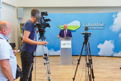 Podpisanie umów na dotacje celowe na wyłączanie gruntów rolnych z produkcji rolniczej i nie tylko
