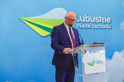 Podpisanie umów na dotacje celowe na wyłączanie gruntów rolnych z produkcji rolniczej i nie tylko