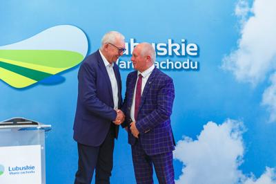 Podpisanie umów na dotacje celowe na wyłączanie gruntów rolnych z produkcji rolniczej i nie tylko