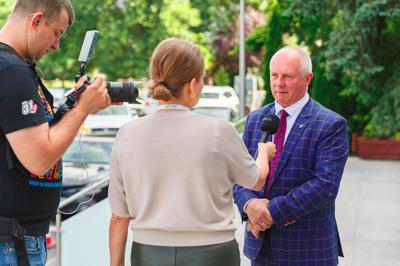 Podpisanie umów na dotacje celowe na wyłączanie gruntów rolnych z produkcji rolniczej i nie tylko
