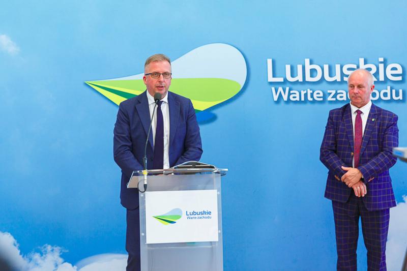 Podpisanie umów na dotacje celowe na wyłączanie gruntów rolnych z produkcji rolniczej i nie tylko