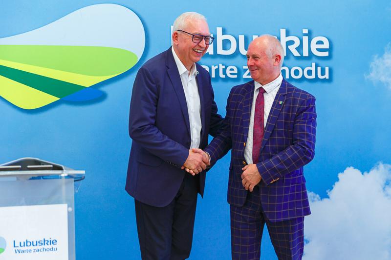 Podpisanie umów na dotacje celowe na wyłączanie gruntów rolnych z produkcji rolniczej i nie tylko