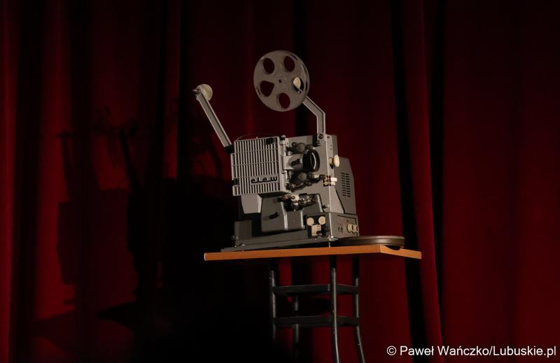 Uroczysta inauguracja 10. (13.) Festiwalu Filmu, Teatru i Książki „Kozzi Film Festiwal” w Wojewódzkiej i Miejskiej Bibliotece Publicznej w Zielonej Górze