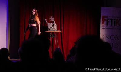 Uroczysta inauguracja 10. (13.) Festiwalu Filmu, Teatru i Książki „Kozzi Film Festiwal” w Wojewódzkiej i Miejskiej Bibliotece Publicznej w Zielonej Górze