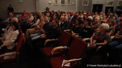 Uroczysta inauguracja 10. (13.) Festiwalu Filmu, Teatru i Książki „Kozzi Film Festiwal” w Wojewódzkiej i Miejskiej Bibliotece Publicznej w Zielonej Górze