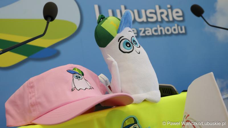 Uczestnicy konferencji prasowej dot. VI Lubuskiego Święta Roweru 2024 i Pikniku Funduszy Europejskich w Gorzowie