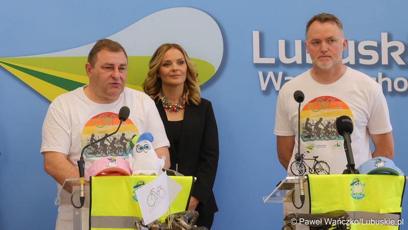 Uczestnicy konferencji prasowej dot. VI Lubuskiego Święta Roweru 2024 i Pikniku Funduszy Europejskich w Gorzowie