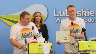 Uczestnicy konferencji prasowej dot. VI Lubuskiego Święta Roweru 2024 i Pikniku Funduszy Europejskich w Gorzowie 