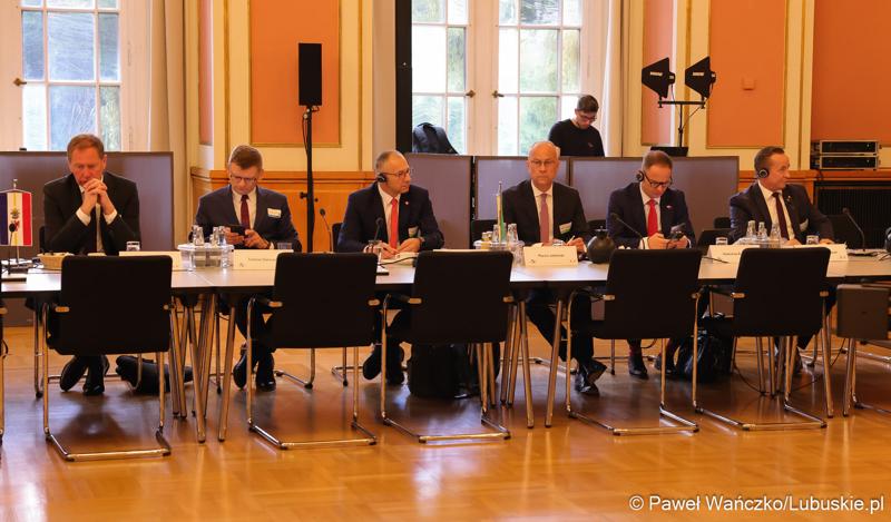 Uczestnicy VIII Szczytu Politycznego Partnerstwa Odry w Berlinie