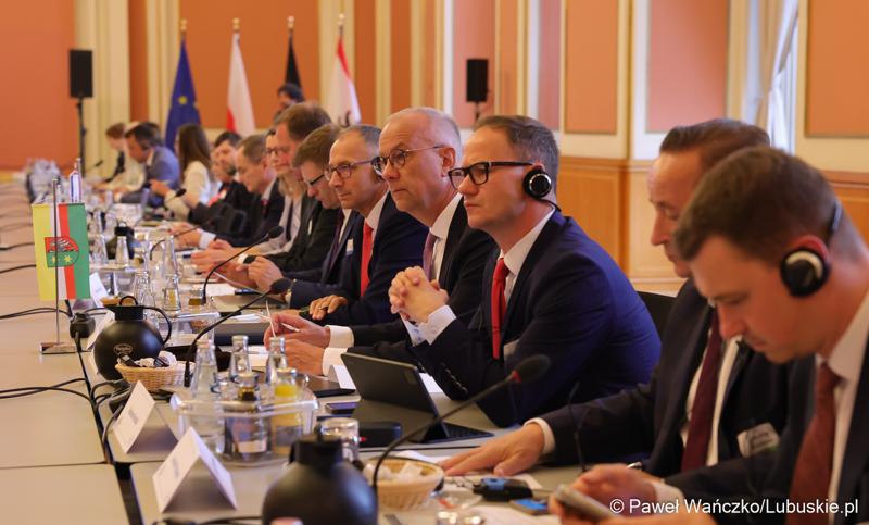 Uczestnicy VIII Szczytu Politycznego Partnerstwa Odry w Berlinie