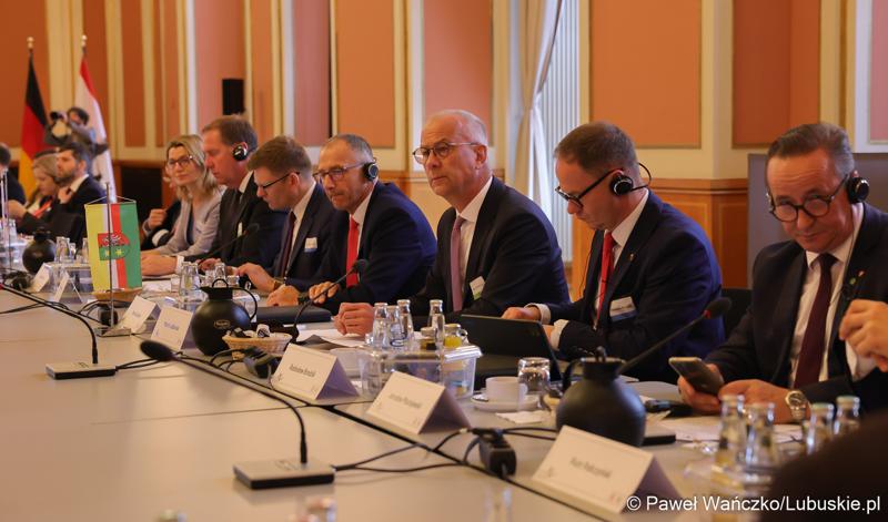 Uczestnicy VIII Szczytu Politycznego Partnerstwa Odry w Berlinie