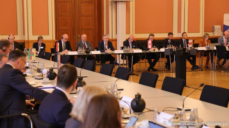 Uczestnicy VIII Szczytu Politycznego Partnerstwa Odry w Berlinie