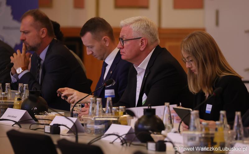 Uczestnicy VIII Szczytu Politycznego Partnerstwa Odry w Berlinie