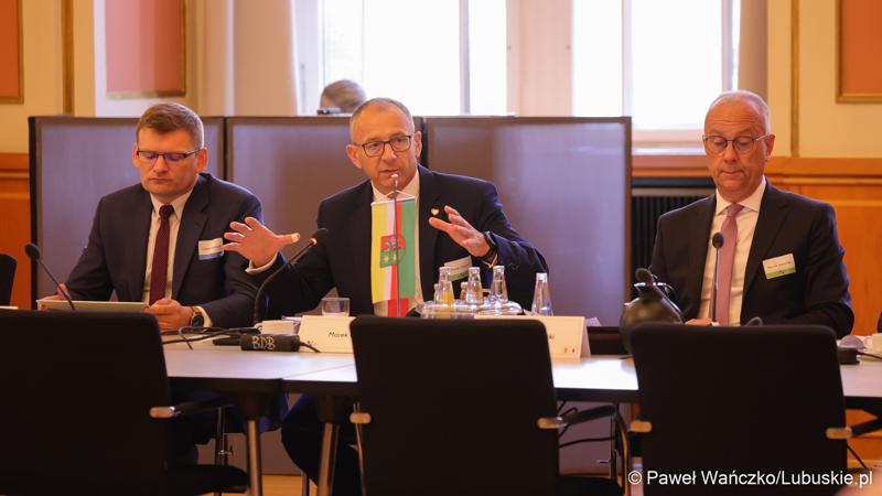 Uczestnicy VIII Szczytu Politycznego Partnerstwa Odry w Berlinie