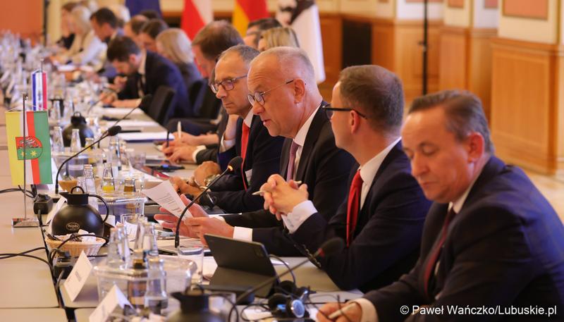 Uczestnicy VIII Szczytu Politycznego Partnerstwa Odry w Berlinie