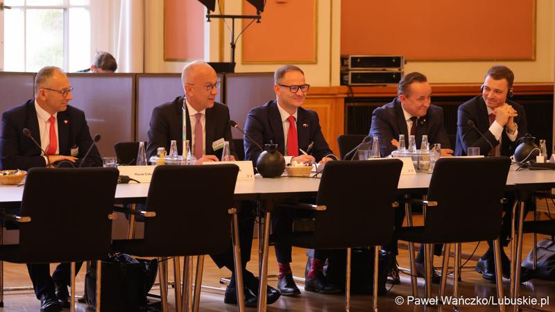 Uczestnicy VIII Szczytu Politycznego Partnerstwa Odry w Berlinie