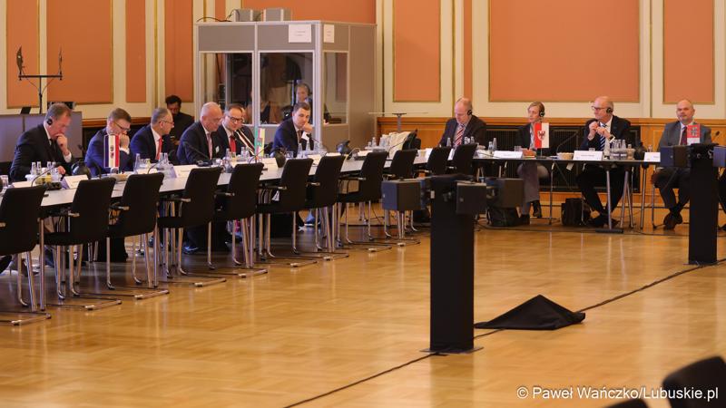 Uczestnicy VIII Szczytu Politycznego Partnerstwa Odry w Berlinie