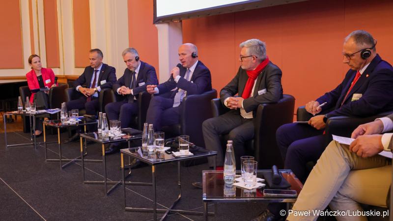 Uczestnicy VIII Szczytu Politycznego Partnerstwa Odry w Berlinie