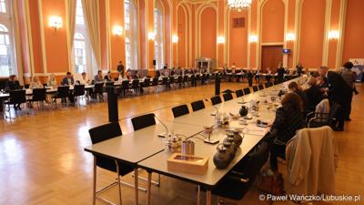 Uczestnicy VIII Szczytu Politycznego Partnerstwa Odry w Berlinie