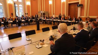 Uczestnicy VIII Szczytu Politycznego Partnerstwa Odry w Berlinie