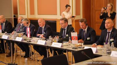 Uczestnicy VIII Szczytu Politycznego Partnerstwa Odry w Berlinie