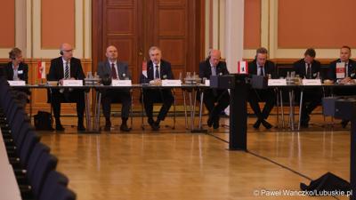 Uczestnicy VIII Szczytu Politycznego Partnerstwa Odry w Berlinie