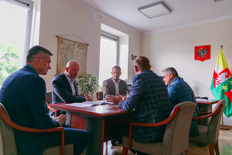Spotkanie Wicemarszałka Sebastiana Ciemnoczołowskiego z Wójtem Krzysztofem Golą