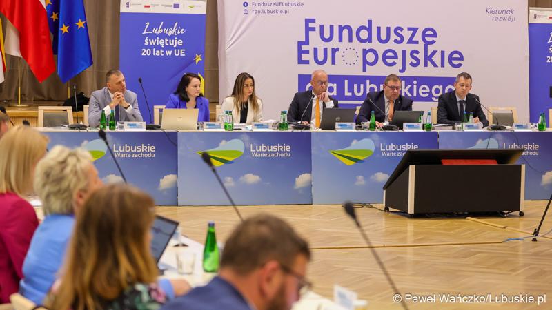 Uczestnicy 6. obrad Komitetu Monitorującego Fundusze Europejskie dla Lubuskiego