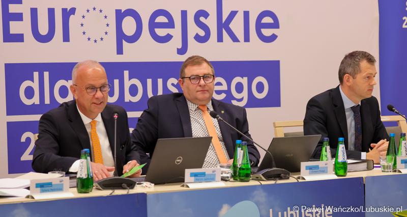 Uczestnicy 6. obrad Komitetu Monitorującego Fundusze Europejskie dla Lubuskiego