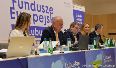 Uczestnicy 6. obrad Komitetu Monitorującego Fundusze Europejskie dla Lubuskiego