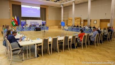 Uczestnicy 6. obrad Komitetu Monitorującego Fundusze Europejskie dla Lubuskiego
