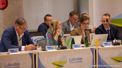 Uczestnicy 6. obrad Komitetu Monitorującego Fundusze Europejskie dla Lubuskiego