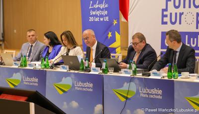 Uczestnicy 6. obrad Komitetu Monitorującego Fundusze Europejskie dla Lubuskiego