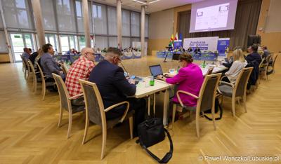 Uczestnicy 6. obrad Komitetu Monitorującego Fundusze Europejskie dla Lubuskiego