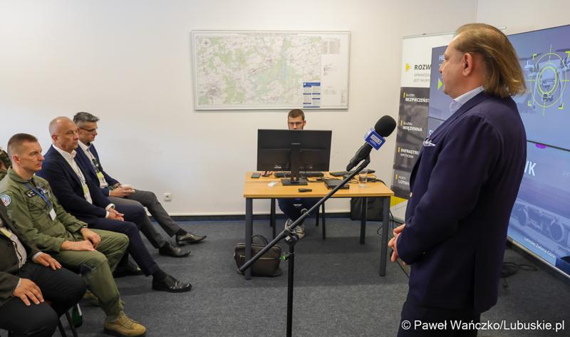 Pokaz systemu antydronowego na lotnisku w Zielonej Górze - Babimoście