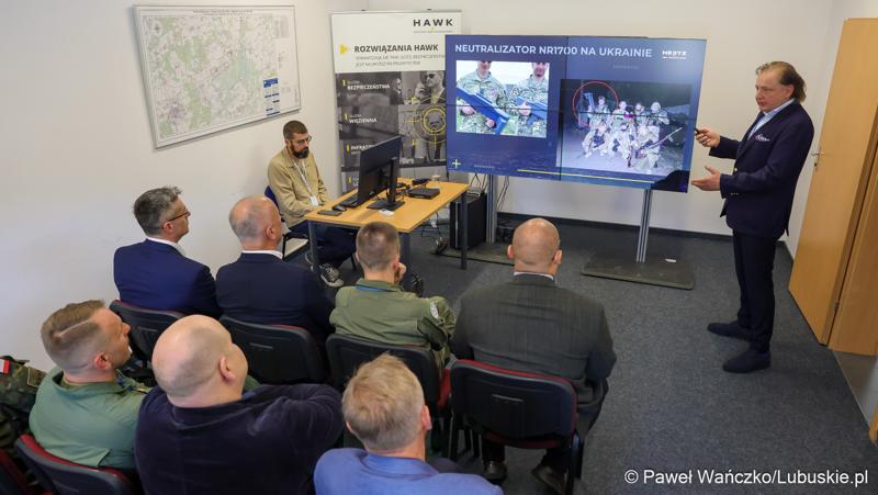 Pokaz systemu antydronowego na lotnisku w Zielonej Górze - Babimoście