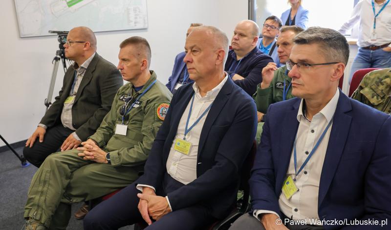 Pokaz systemu antydronowego na lotnisku w Zielonej Górze - Babimoście