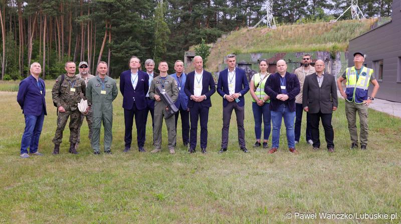 Pokaz systemu antydronowego na lotnisku w Zielonej Górze - Babimoście