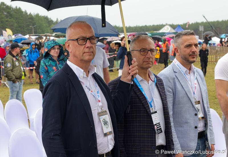 Uczestnicy II Światowego Zlotu Śmigłowców na terenie Aeroklubu Ziemi Lubuskiej w Zielonej Górze - Przylepie